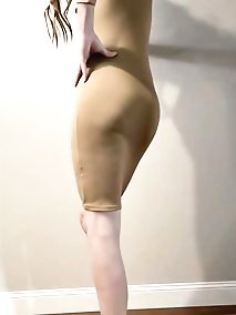 Elegant GFs are spreading ass